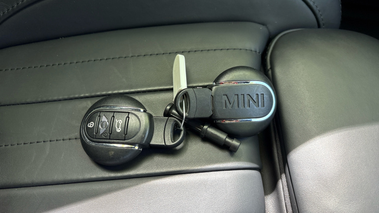 MINI Hatchback 1.5 Cooper Exclusive 3dr Auto Petrol Hatchback